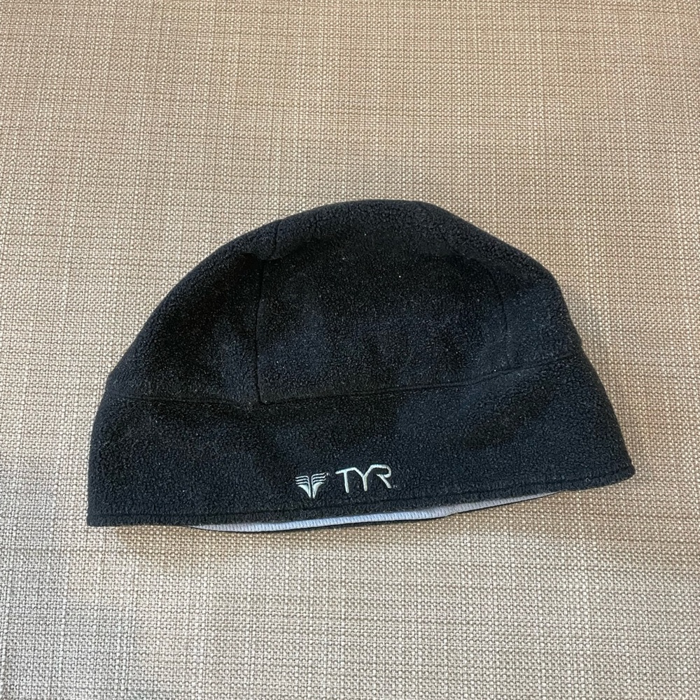 TYR Reversible Beanie - Picture 2 of 2